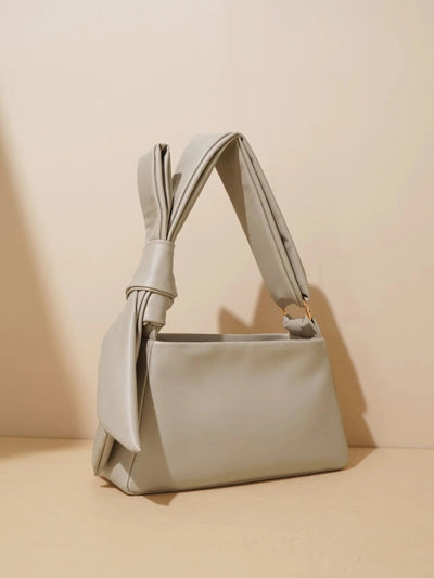 Edith – Minimalistisk Læder Skuldertaske med Knudehåndtag