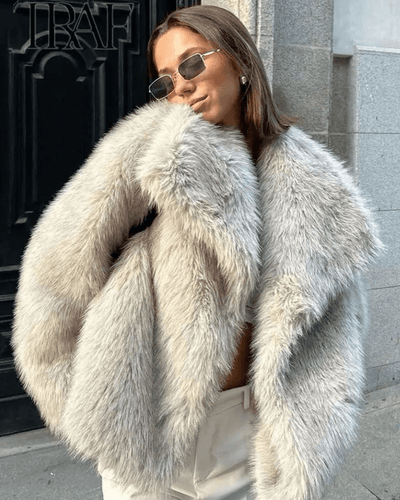 Elegant Oversized Vinterjakke til Dame i Faux Fur Jakke