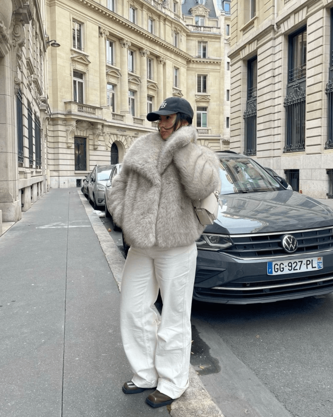 Elegant Oversized Vinterjakke til Dame i Faux Fur Jakke