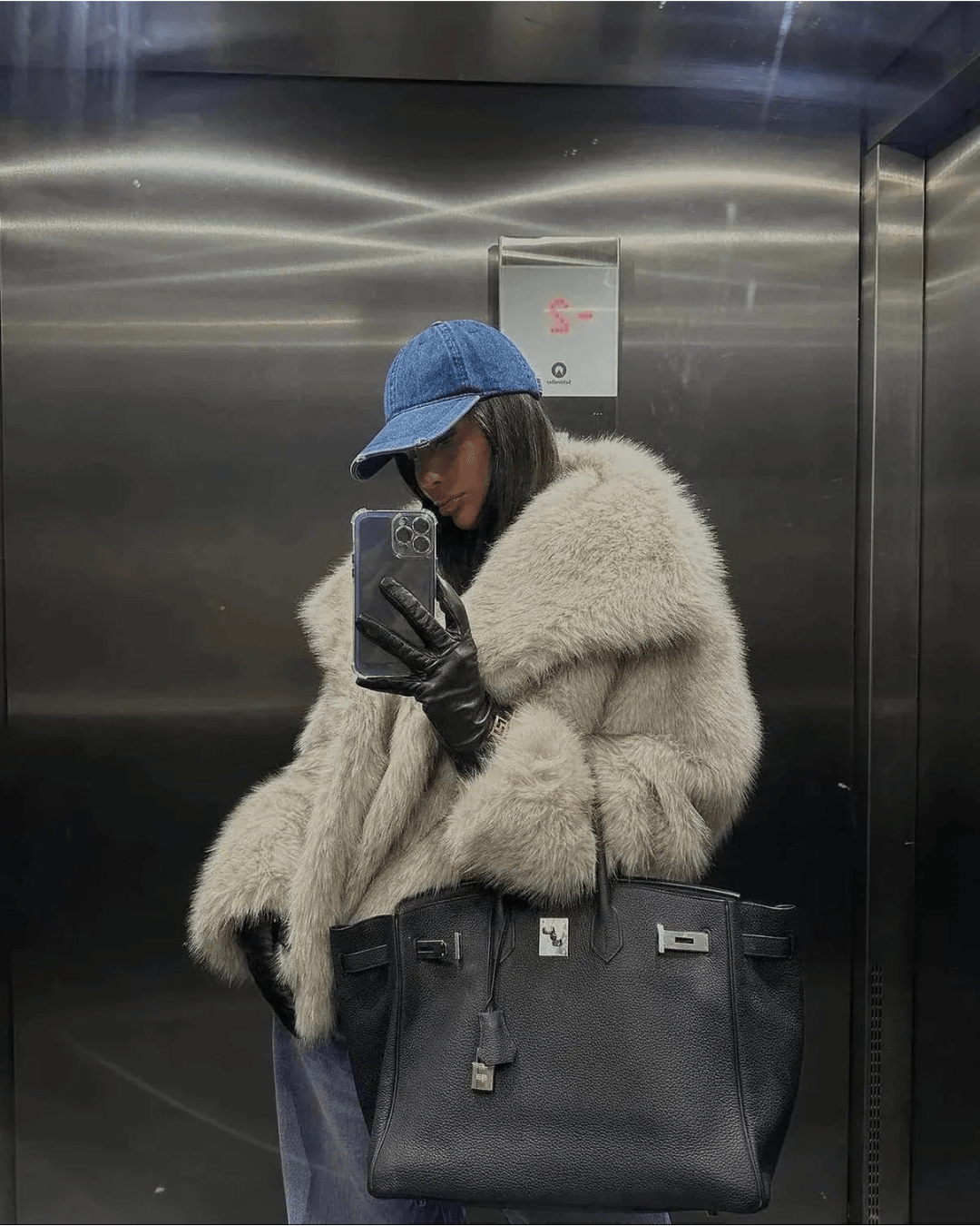 Elegant Oversized Vinterjakke til Dame i Faux Fur Jakke