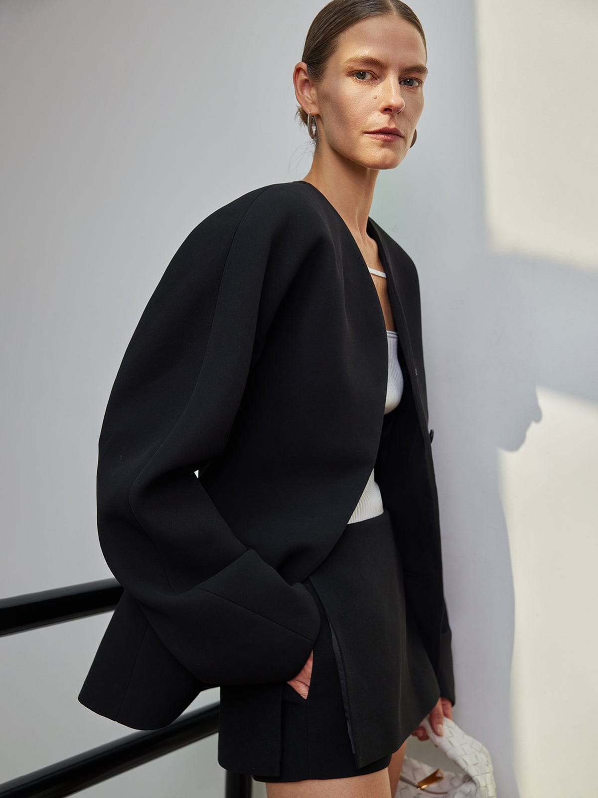 Sofie | Elegant Minimalist Button Blazer Til Dame