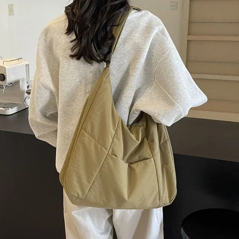 Stor Læder Skuldertaske med Forlommer