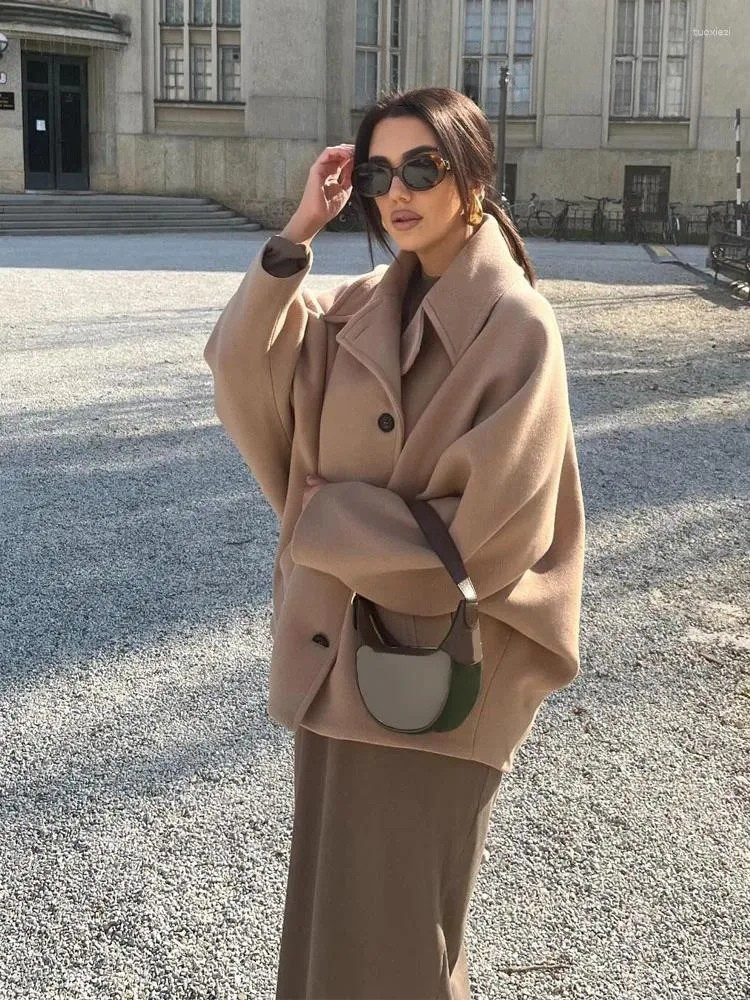 Elegant Oversized Vinterfrakke til Dame med Knaplukning Frakke