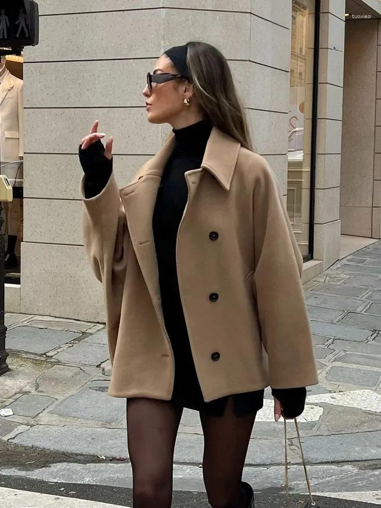 Elegant Oversized Vinterfrakke til Dame med Knaplukning Frakke